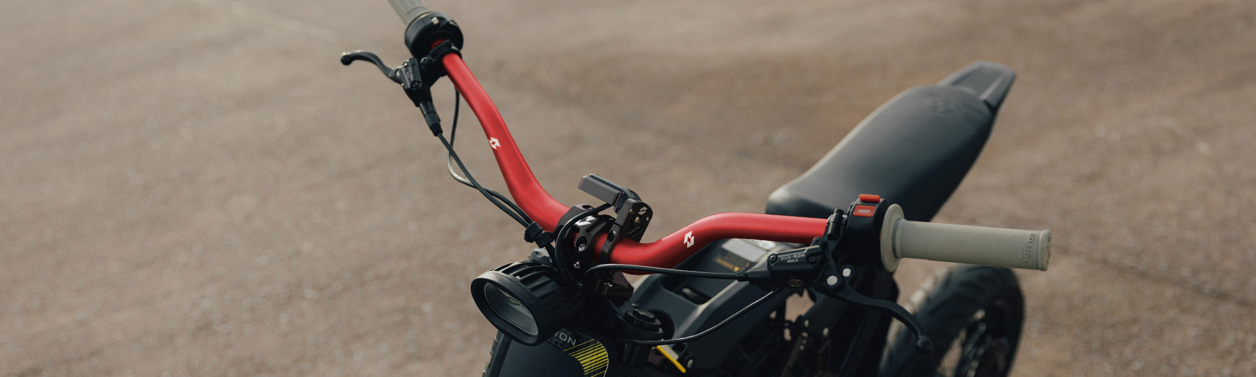 Full-E Charged High-Rise Handlebar 31.8mm Red